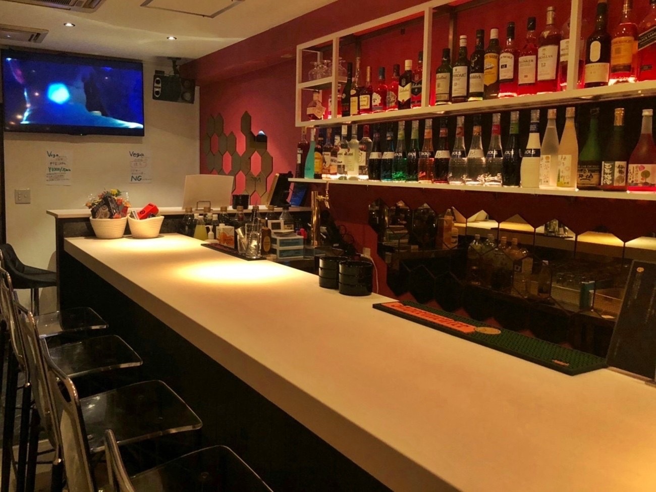 ガールズバーベガ